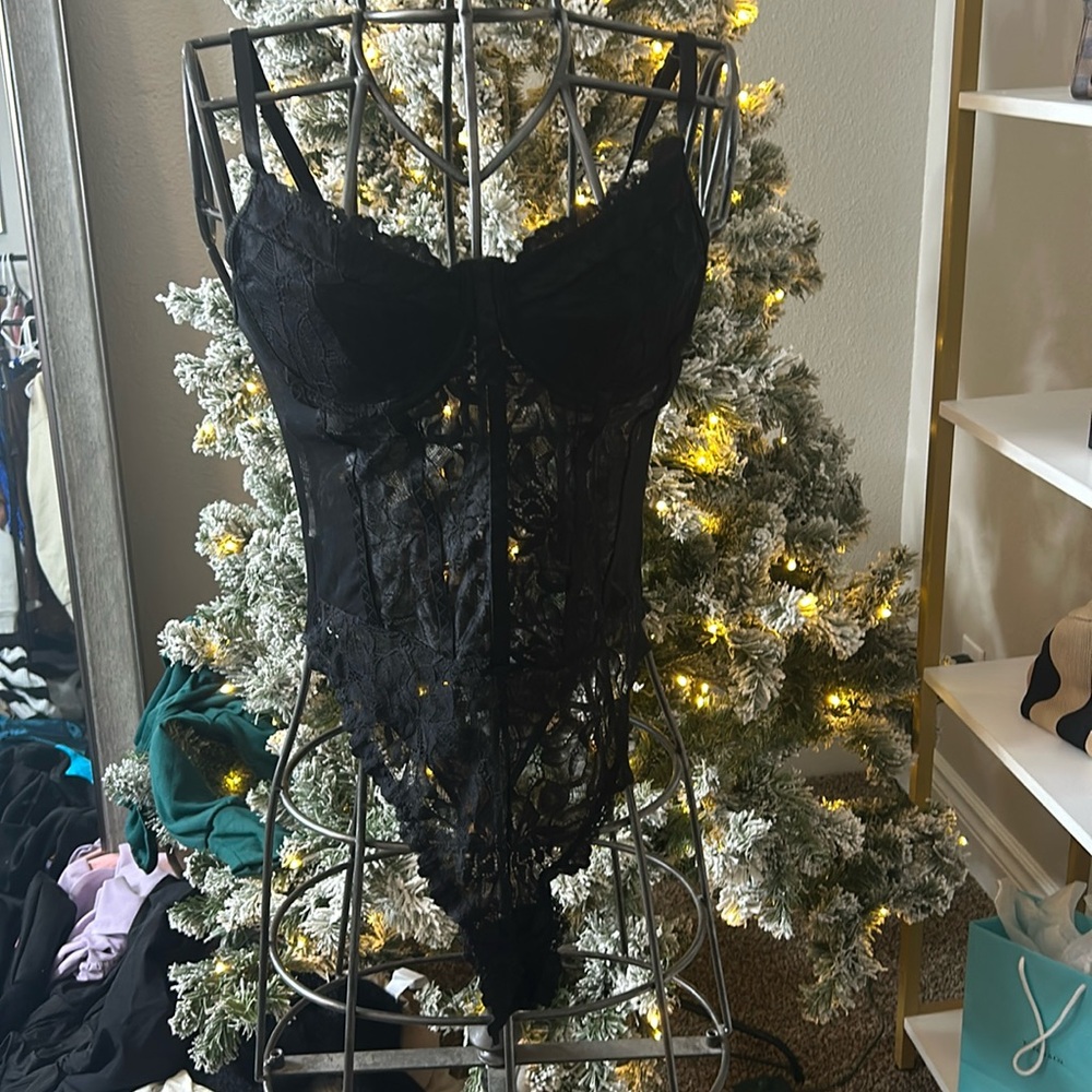 Black Lace Bodysuit spaghetti strap underwire NWOT Size Small